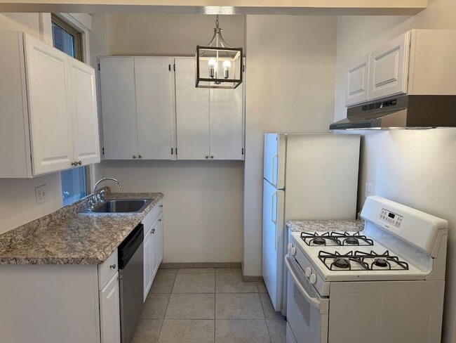 Building Photo - 5431 Howe St