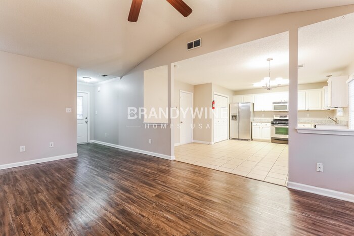 Building Photo - 208 Roberts Trail