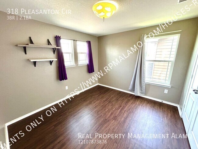 Building Photo - 318 Pleasanton Cir