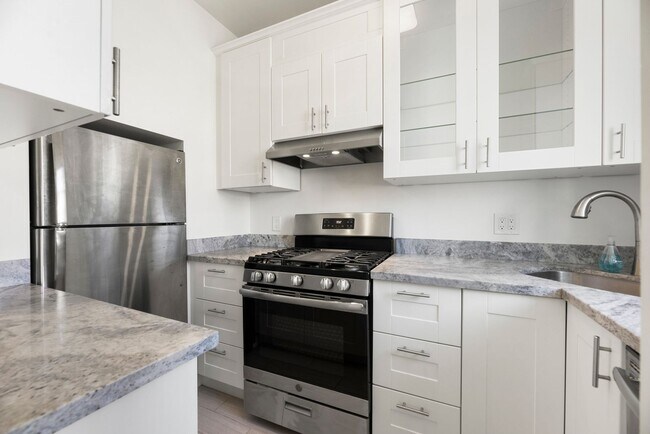 Building Photo - 1960 Pierce St