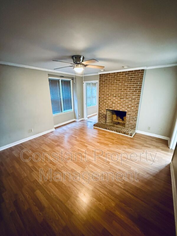 Building Photo - 1031 Bond St