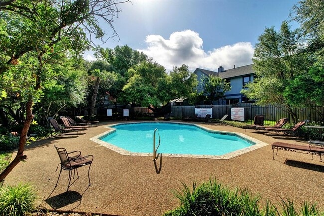 Building Photo - 1411 Gracy Farms Ln