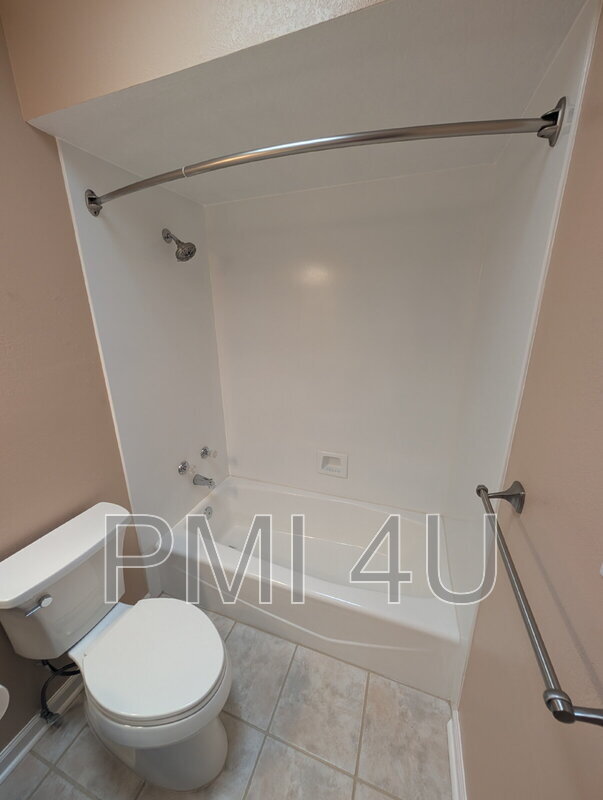 Building Photo - 4800 Choctaw Trail NW
