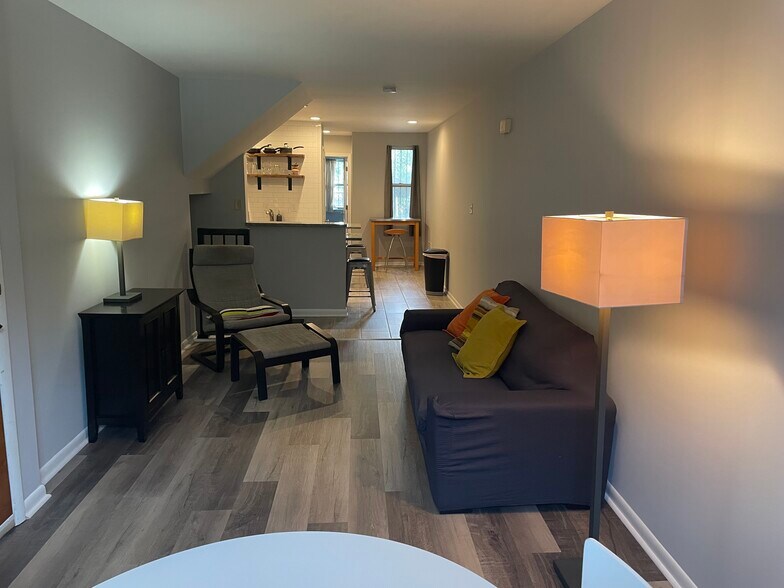 Living area - 225 E Lafayette Ave
