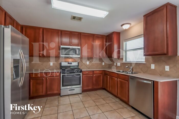 Building Photo - 15511 Hollow Cypress Ct