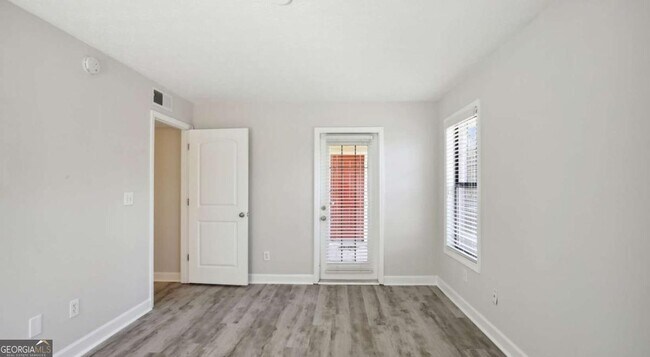 Building Photo - 100 Pinhurst Dr