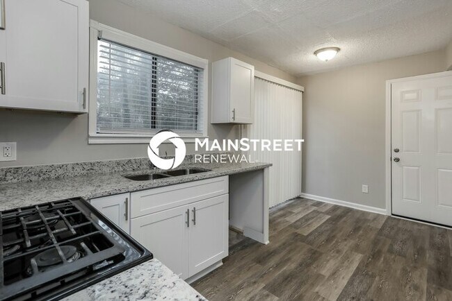 Building Photo - 3 Bedroom Pet-Friendly Home in Lithonia, GA with Main Street Renewal