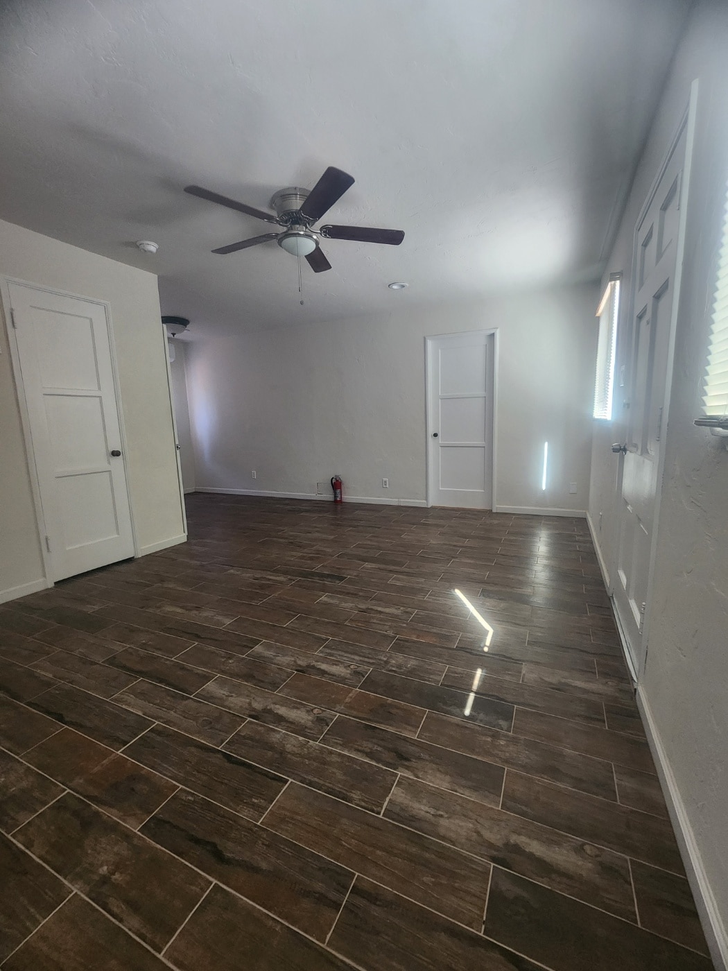 Building Photo - 910 Park Hill Dr