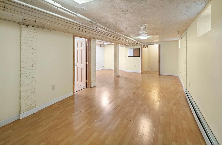 Building Photo - 65 Pleasant St