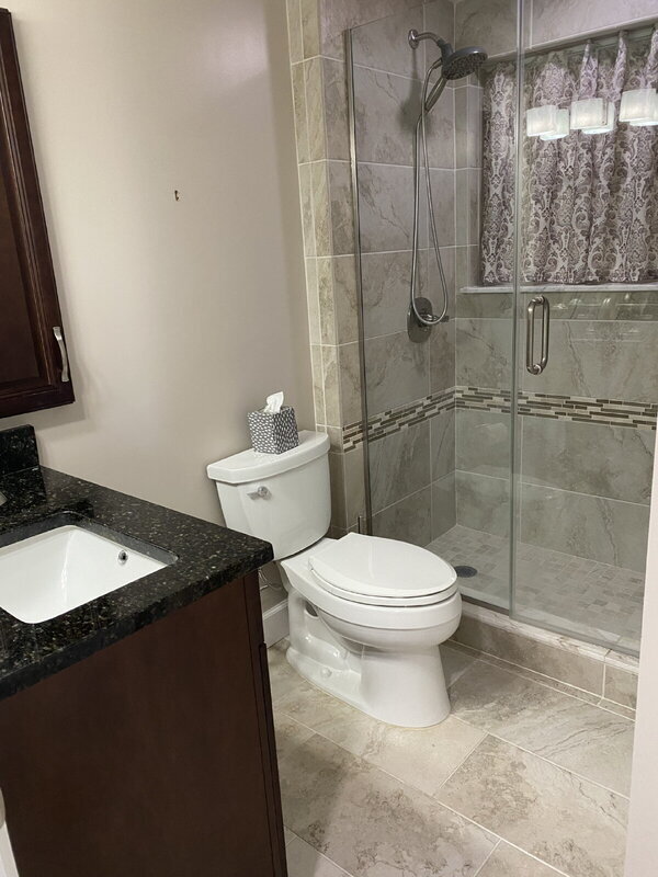 Building Photo - 404 S Beach St