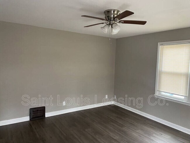 Building Photo - 7411 Jenwood Ave