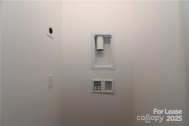 Building Photo - 3973 Newhall Dr NW