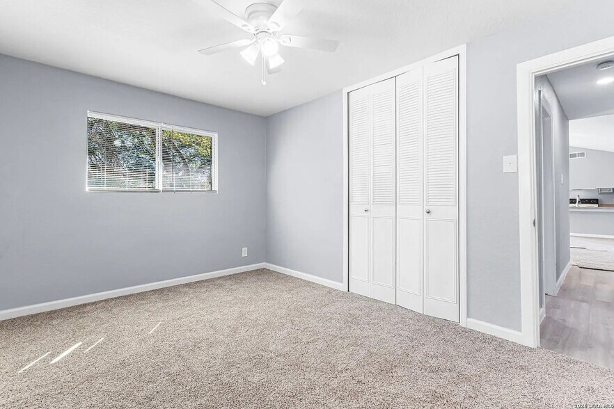 Building Photo - 5122 Binz Engleman Rd