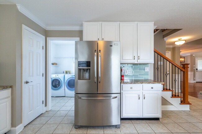 Building Photo - 1100 Winterberry Ln