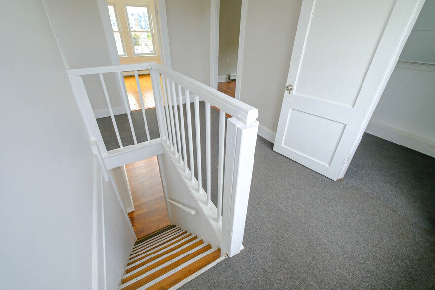 Building Photo - 26 Curtis Rd