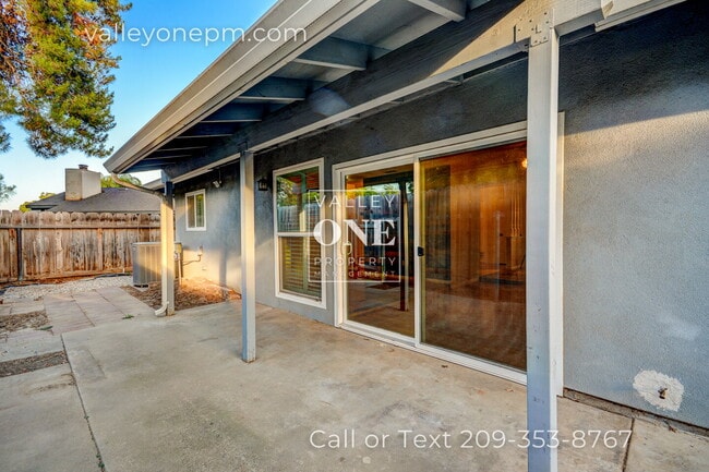 Building Photo - 2717 Palomino Ln