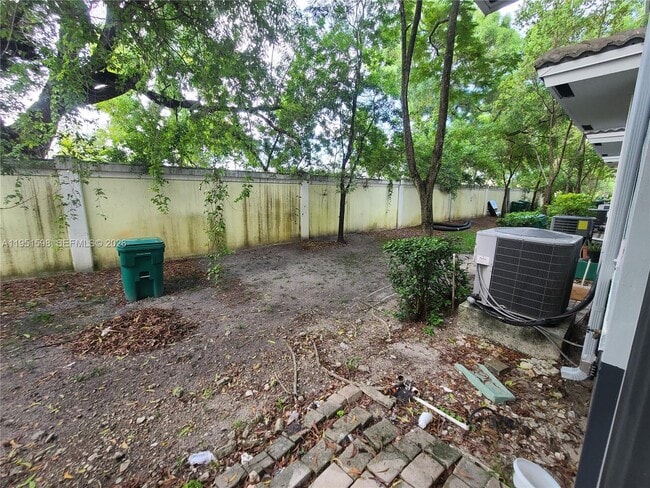 Building Photo - 3601 NW 14th Ct