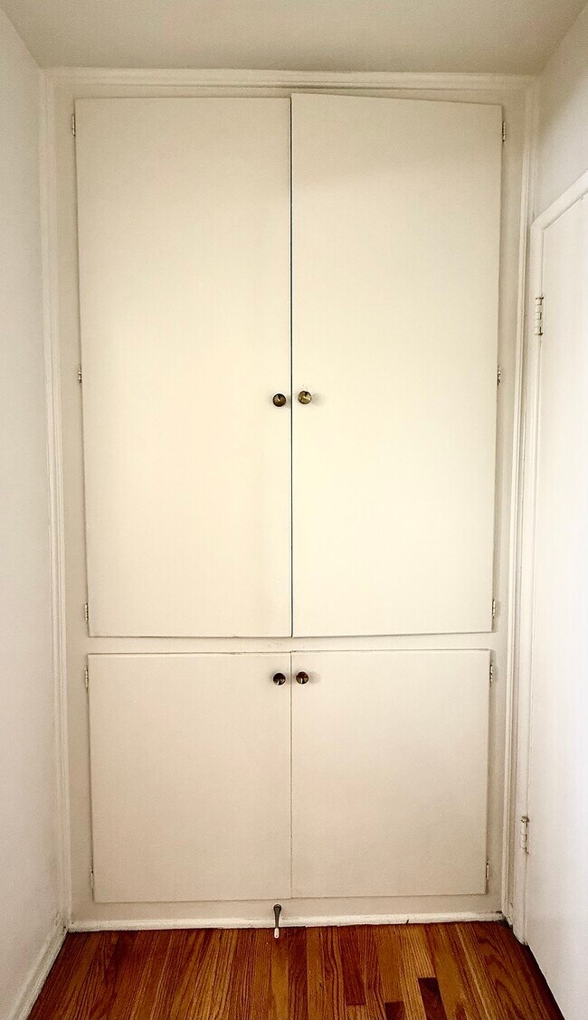 Building Photo - 326 S Gramercy Pl