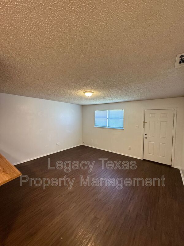 Building Photo - 1708 Short St