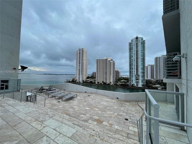 Building Photo - 325 S Biscayne Blvd