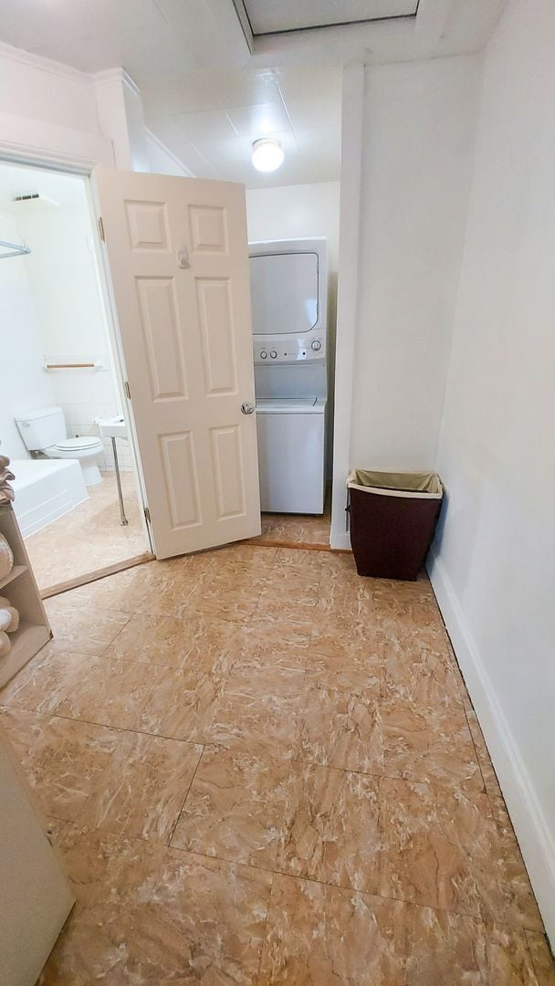 Building Photo - Charming and Sunlight 3BD, 1 BA in the Quaint DC Suburb of Mount Rainer, MD!!!