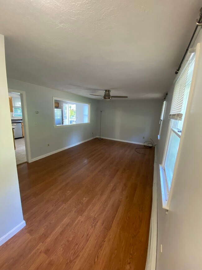 Building Photo - 18 Grove St