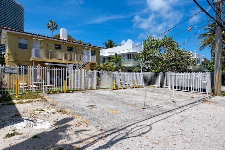 Building Photo - 545 Michigan Ave