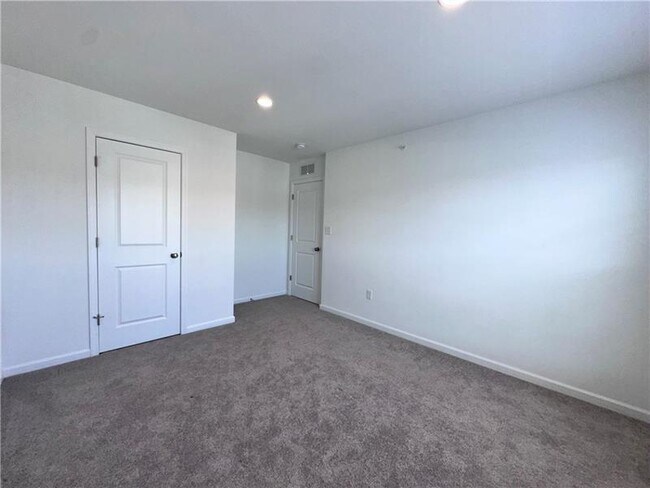 Building Photo - 3204 Lynk Alley