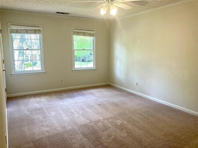 Building Photo - 3230 Moss Creek Dr