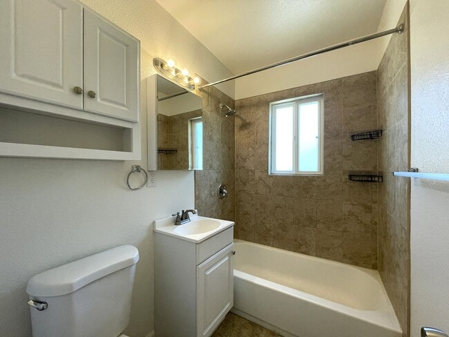Building Photo - 4327 McClintock St