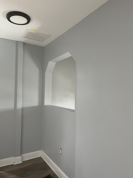 Building Photo - 161 Shawmut St
