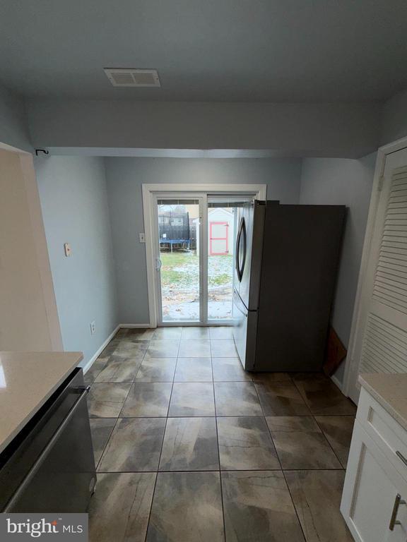 Building Photo - 5 Churchill Cir