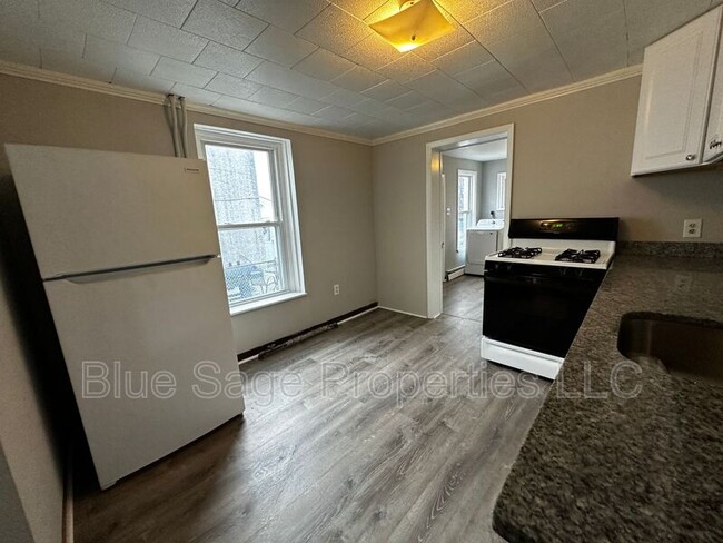 Building Photo - 3418 W 3rd St