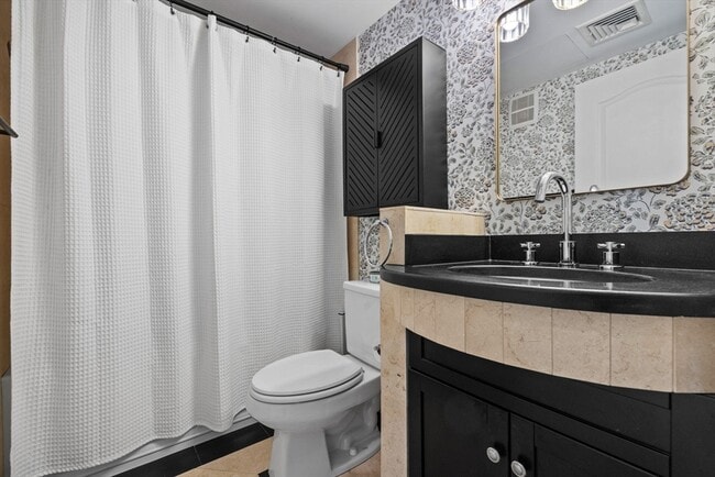 Building Photo - 109 N St