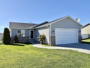 Building Photo - 2175 Roy Dr