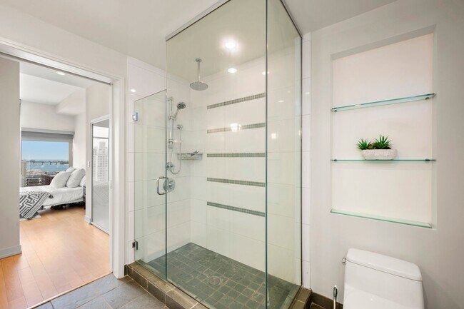Building Photo - Stunning East Village 2 Bedroom at Alta! 2...