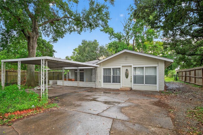 Building Photo - 3438 5th St