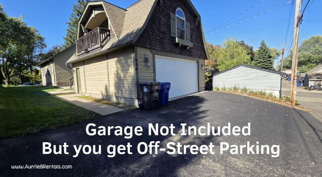 Building Photo - 428 Warwick St