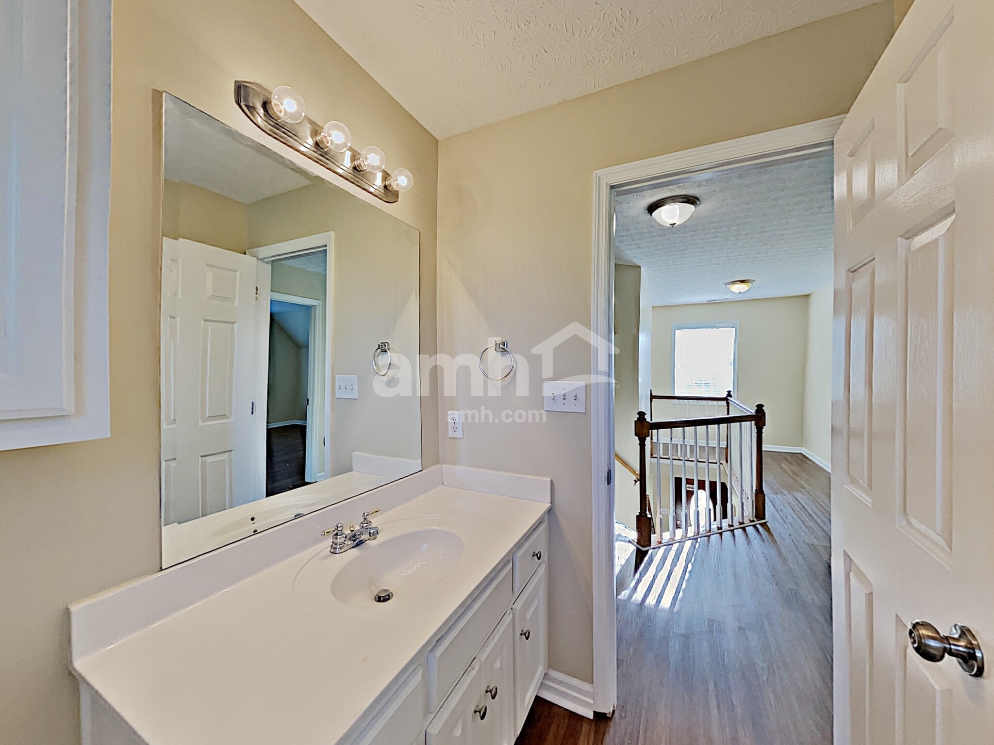 Building Photo - 403 Woodlands Dr