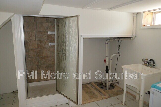 Building Photo - 5 E Judith Ann Dr