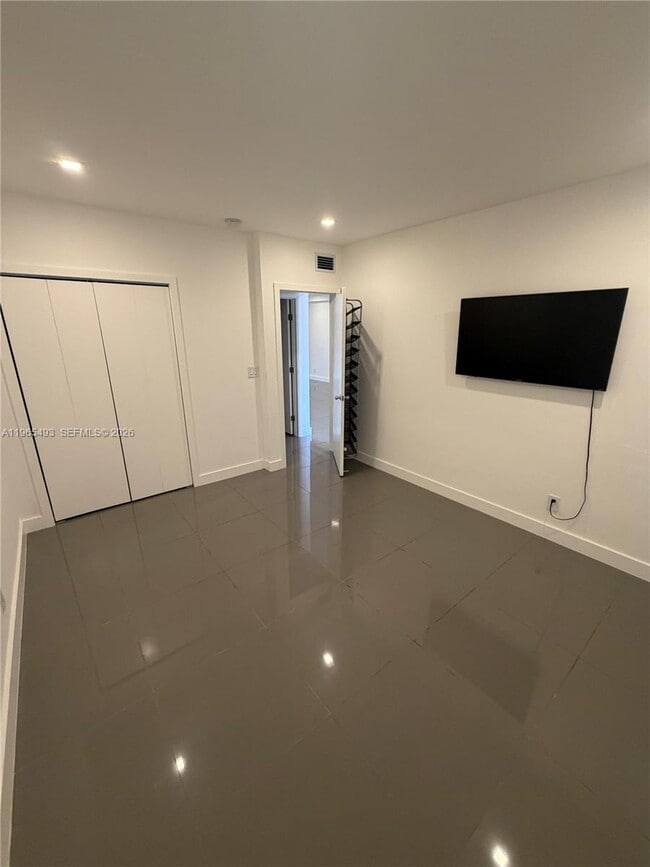 Building Photo - 13105 Ixora Ct