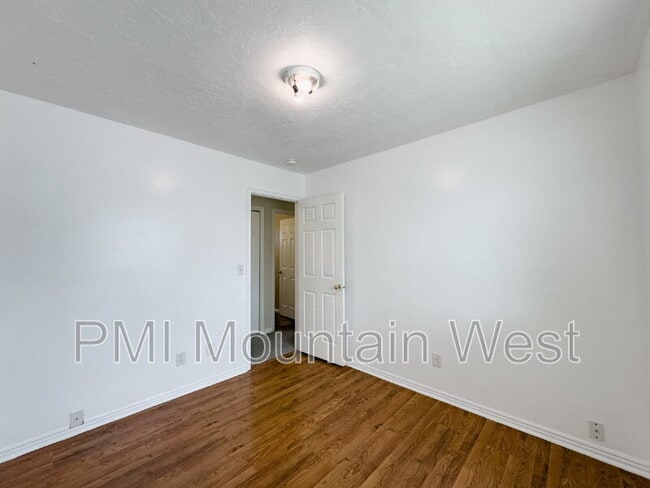 Building Photo - 2419 1850 N St