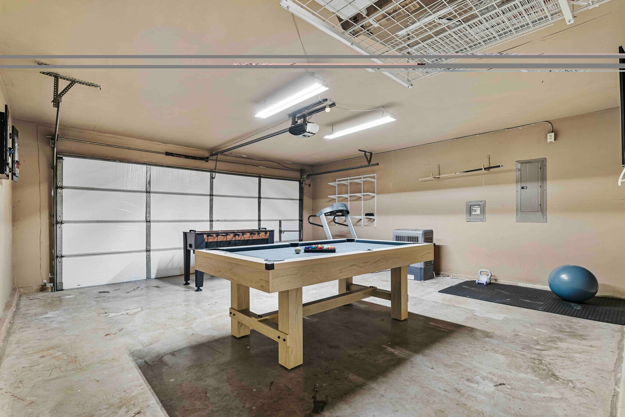 Building Photo - 2317 Birch Dr