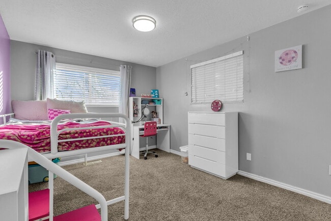 Building Photo - 1992 Afton Cir