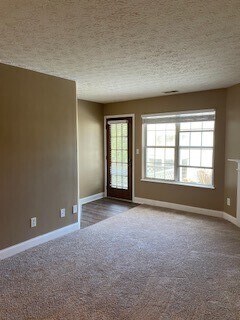 Building Photo - Gorgeous Remodeled 2 Bedroom 1.5 Bath Cond...