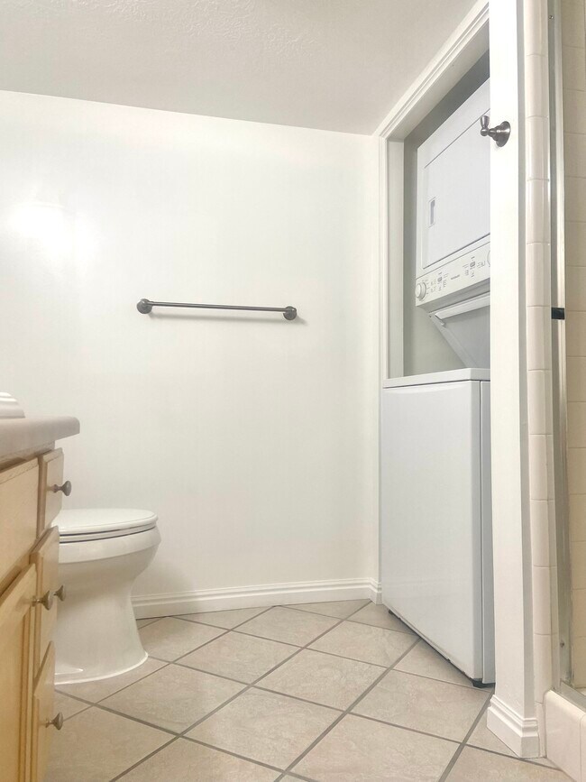 Building Photo - 5341 Trunk Bay Cir