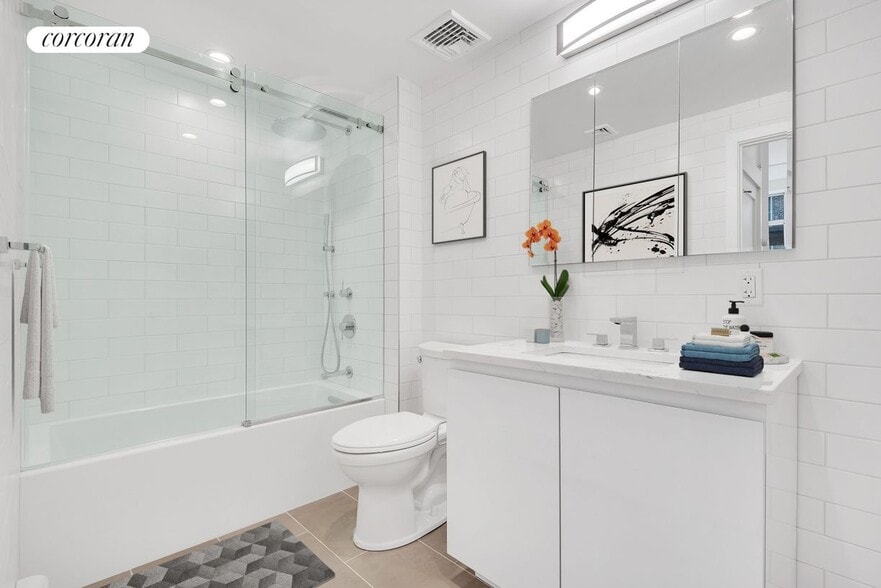 Building Photo - 153 Mercer St