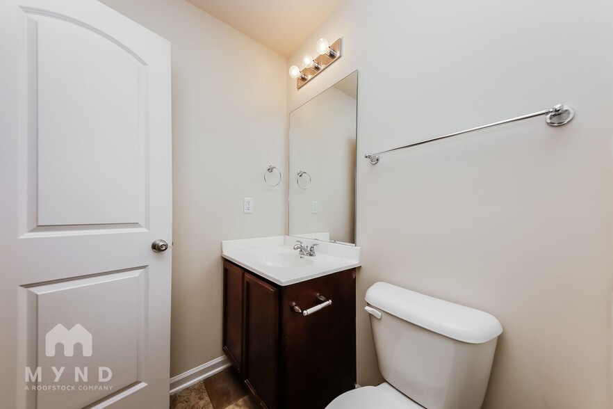 Building Photo - 206 Indian Lake Trail