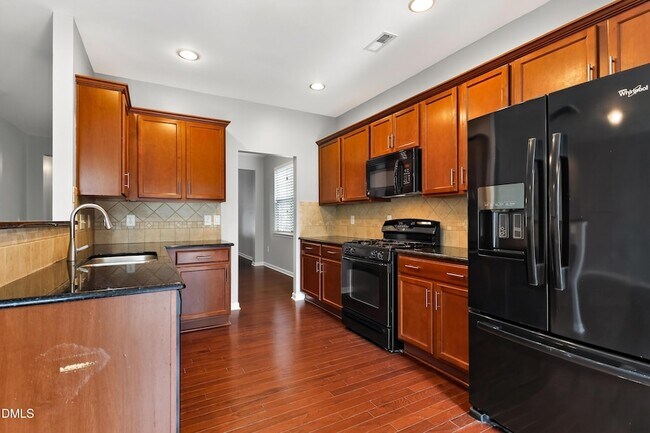 Building Photo - 614 Rose Laurel Ct