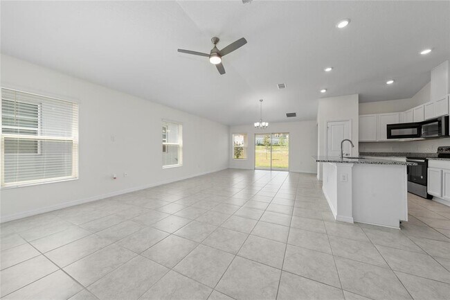 Building Photo - 9061 Oscraft Dr